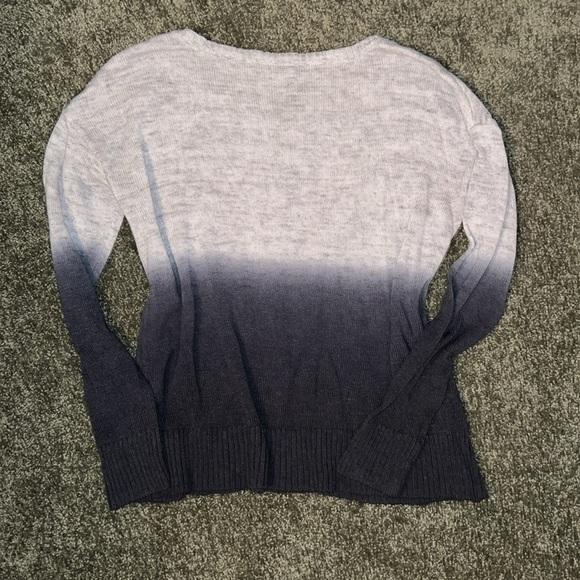 American Eagle Outfitters Light to Dark Gray Ombré Sweater - Size Medium - Picture 4 of 5